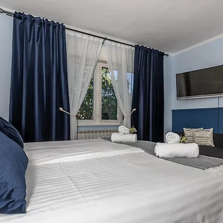 Sea Garden Apartment